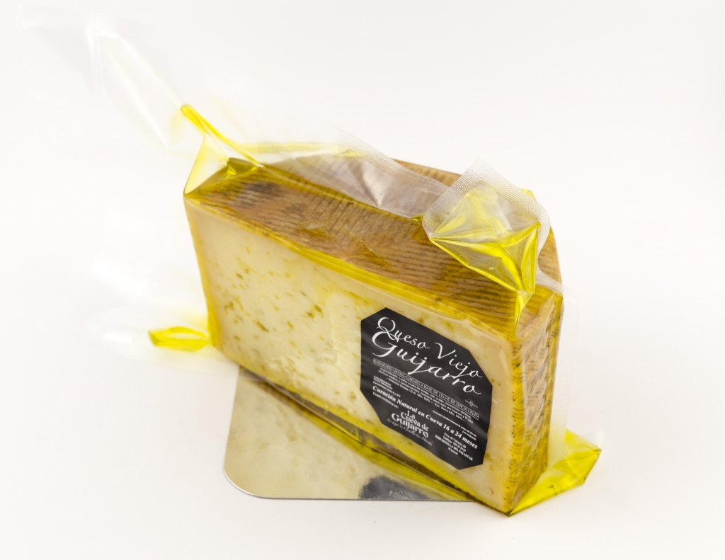 Queso Curado en Aceite de Oliva . ½ Pieza grande  Aprox  1,5 Kg.